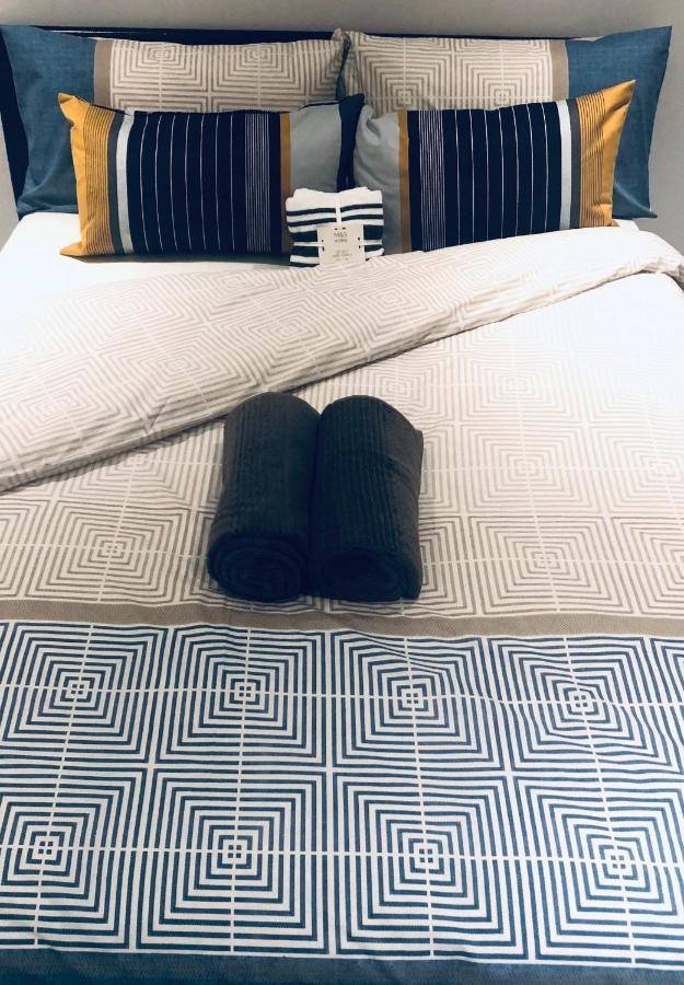 Ultra Modern Room Лондон Екстериор снимка